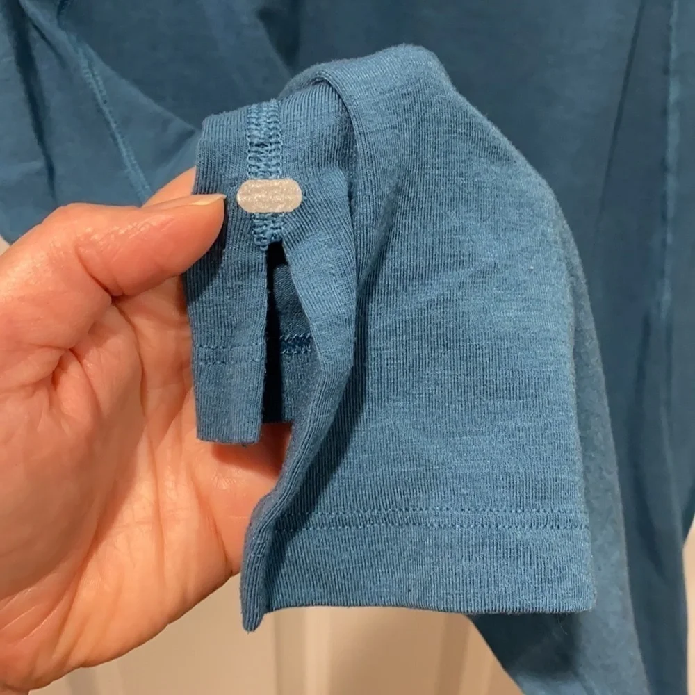 North Face Athletic Shirt Teal - Picture 6 of 9